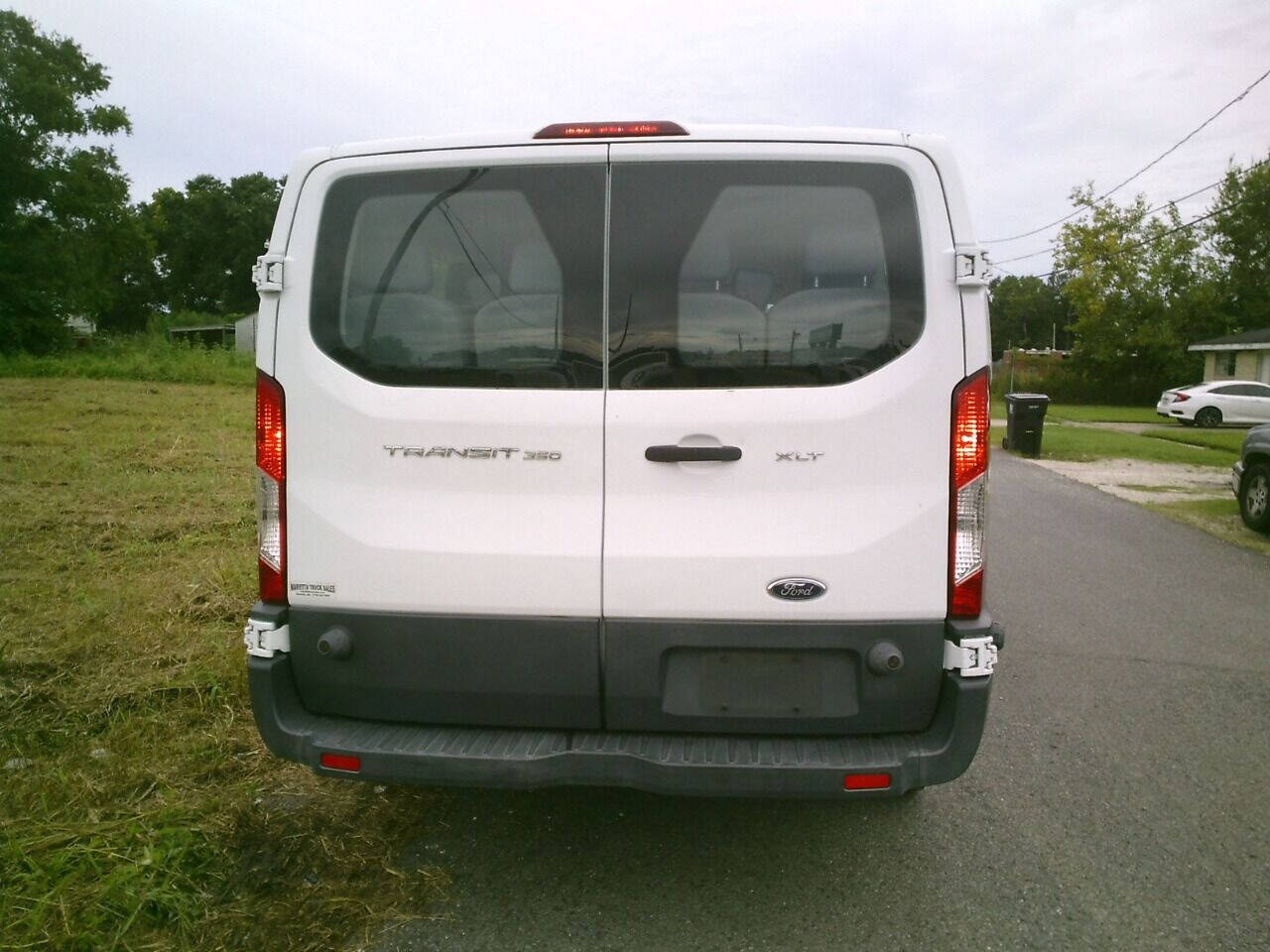 Used 2017 Ford Transit 350 148 Low Roof Wagon RWD image 2