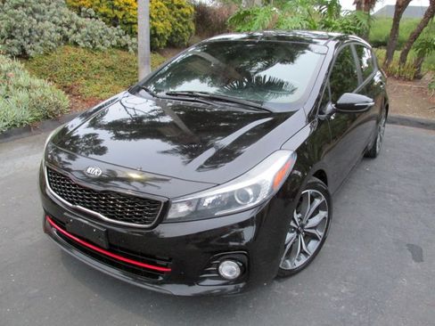 Used 2017 Kia Forte SX image 4