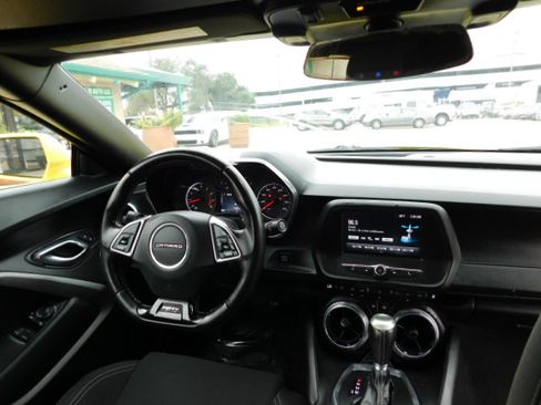 Used 2017 Chevrolet Camaro LT image 17