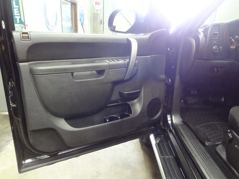 Used 2011 Chevrolet Silverado 2500 LT image 19