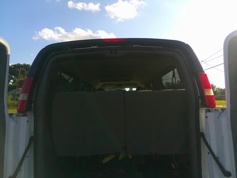 Used 2016 Chevrolet Express 3500 LT image 11