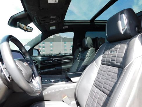 Used 2023 Cadillac Escalade V image 11