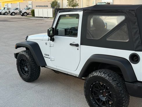 Used 2015 Jeep Wrangler Sport AWD/4WD image 34