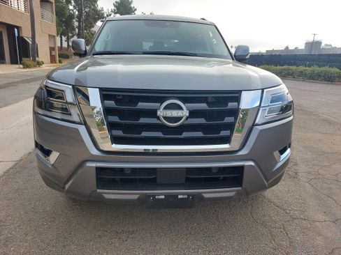 Used 2023 Nissan Armada SV image 5