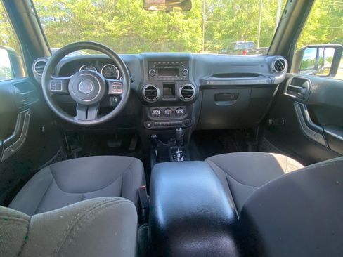 Used 2017 Jeep Wrangler 4WD Unlimited Sport image 5