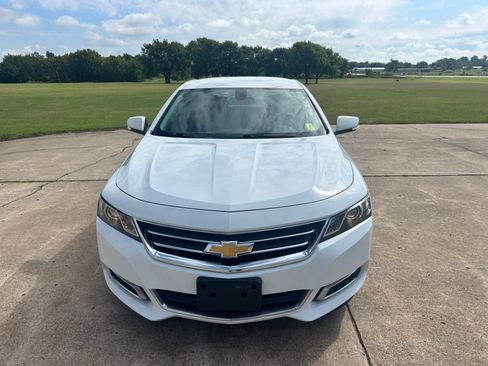 Used 2015 Chevrolet Impala LT image 2