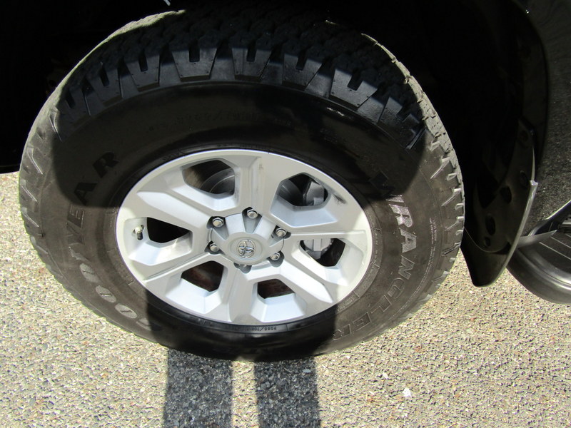 Used 2014 Toyota 4Runner 4WD image 10