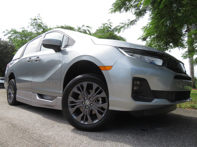Used 2026 Honda Odyssey Touring image 6