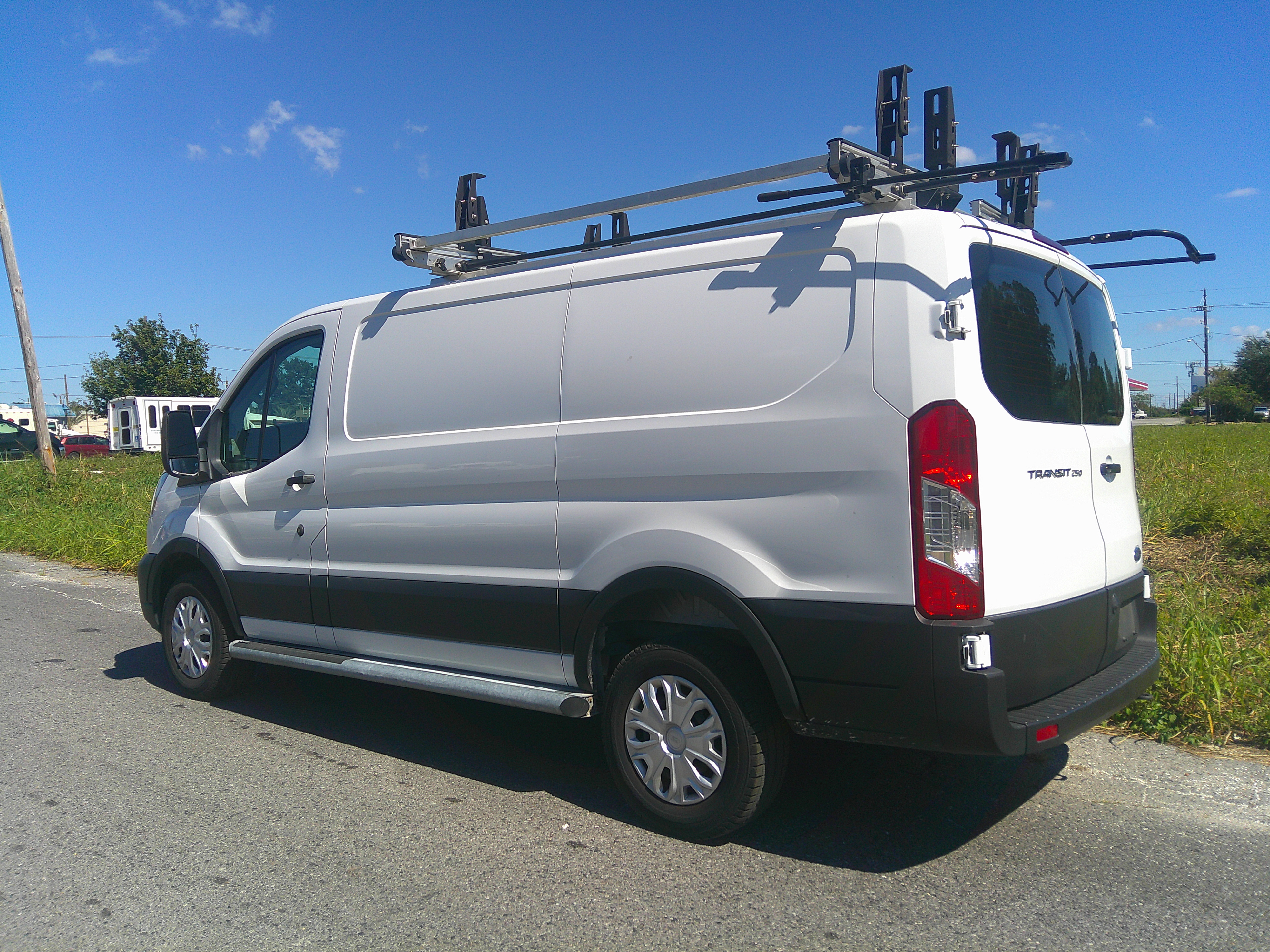 Used 2025 Ford Transit 250 Low Roof RWD image 11