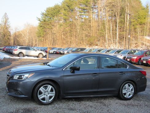 Used 2016 Subaru Legacy 2.5i image 2