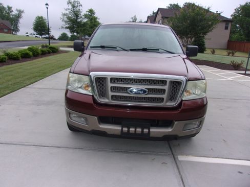 Used 2005 Ford F150 King Ranch image 3