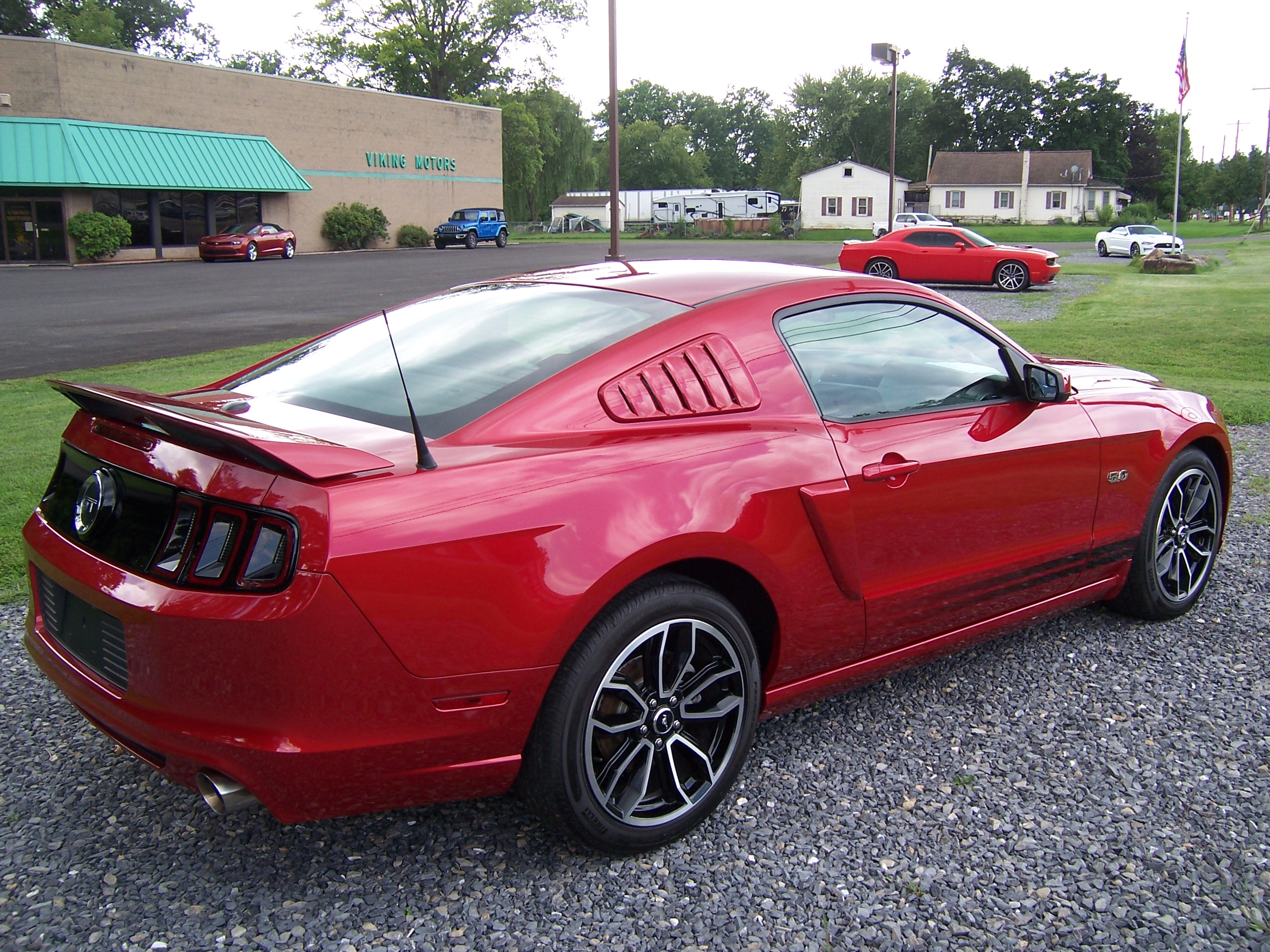 Used 2013 Ford Mustang GT Premium RWD image 3