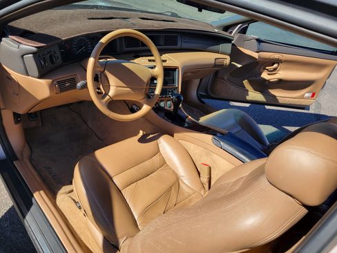 Used 1995 Lincoln Mark VIII image 12