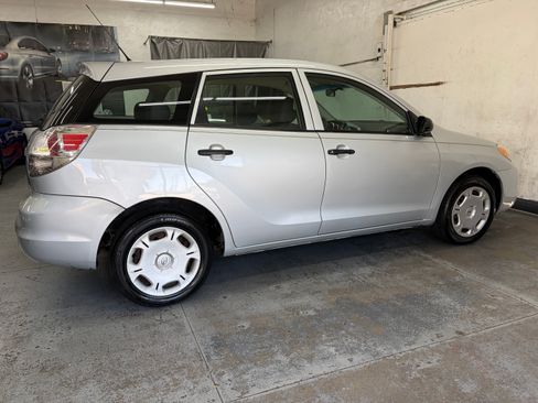Used 2005 Toyota Matrix UNAVAIL FWD image 4