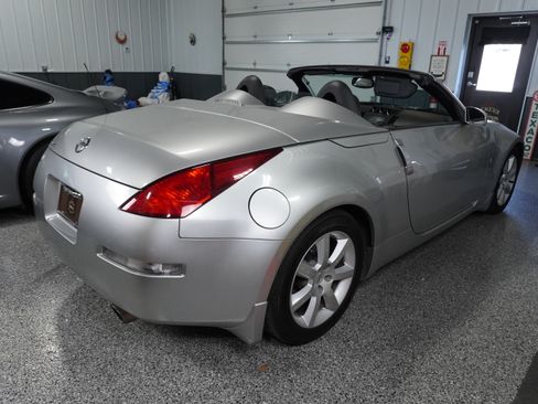 Used 2004 Nissan 350Z Touring image 8