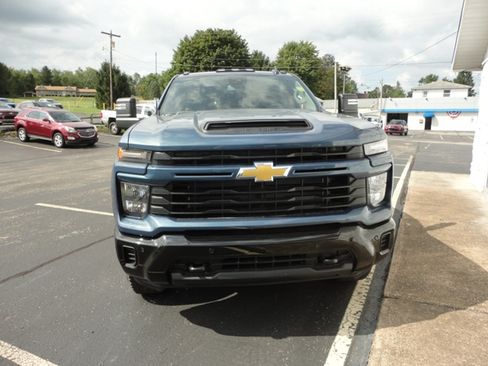 New 2025 Chevrolet Silverado 2500 Custom image 4
