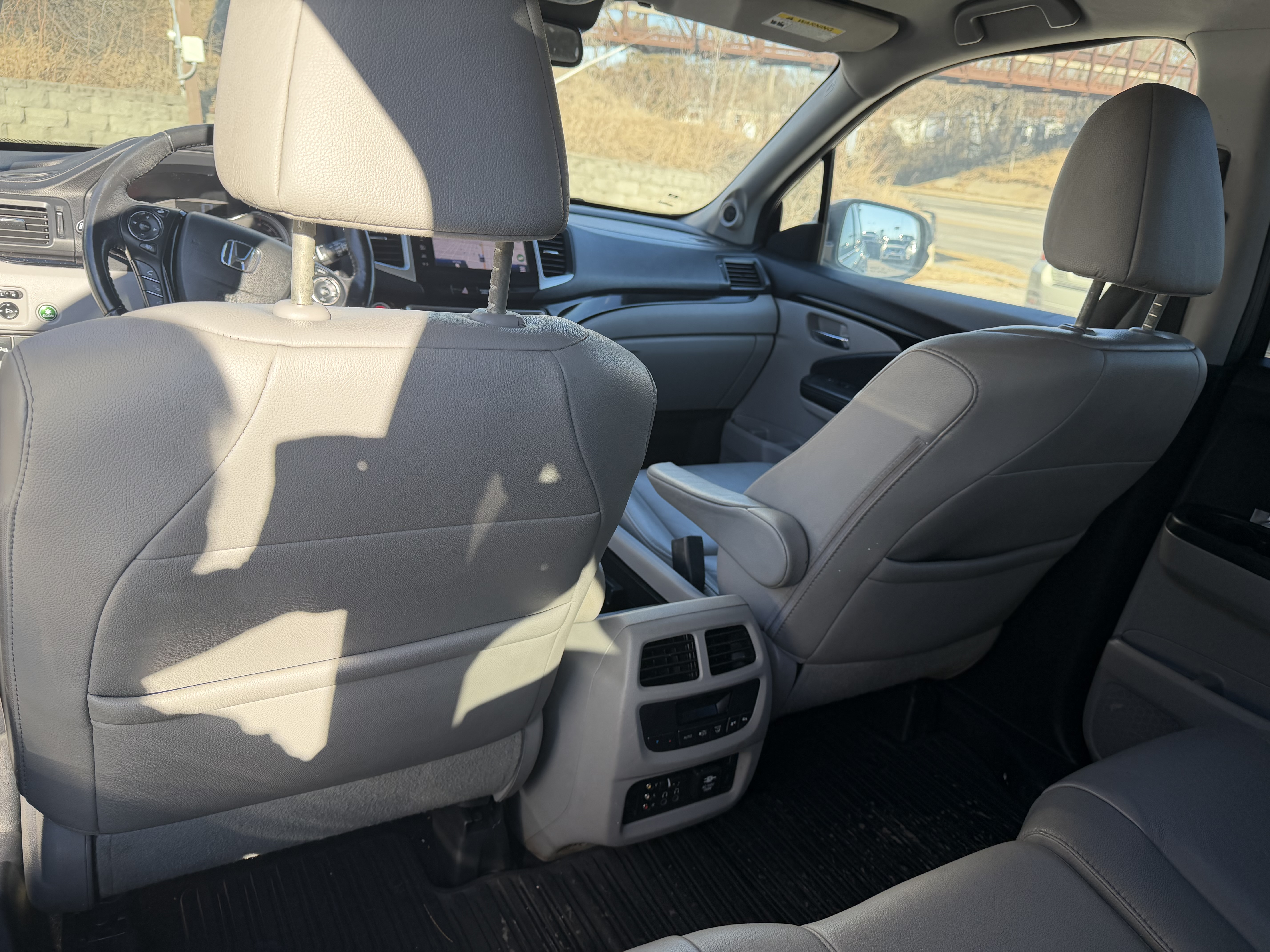 Used 2017 Honda Pilot Touring image 9