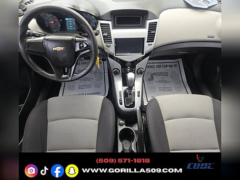 Used 2014 Chevrolet Cruze LS image 9