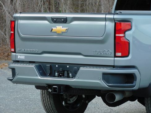 Used 2025 Chevrolet Silverado 2500 High Country image 18