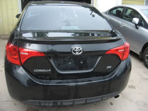Used 2017 Toyota Corolla SE Sedan FWD image 5