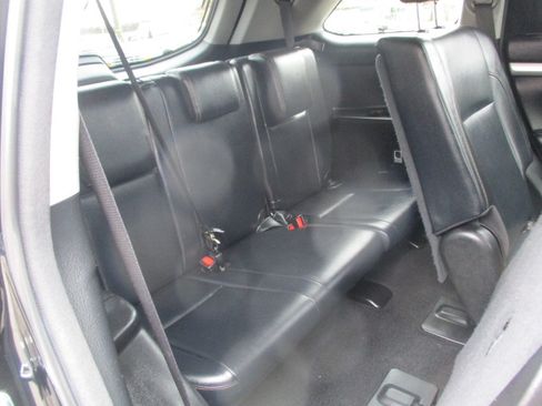 Used 2018 Toyota Highlander XLE image 32