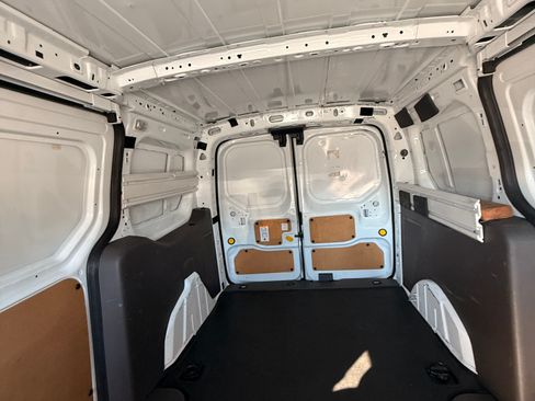 Used 2020 Ford Transit Connect XL image 9