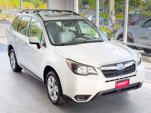 Used 2014 Subaru Forester 2.5i Premium AWD/4WD image 1