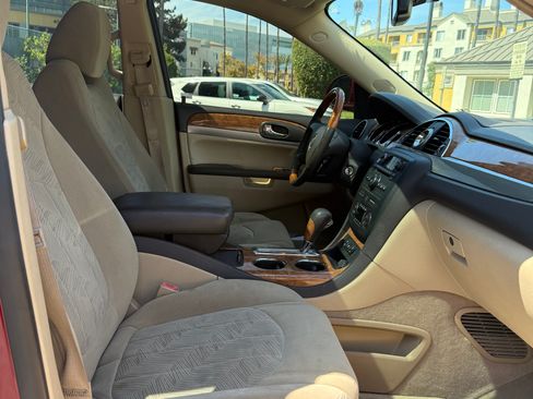 Used 2011 Buick Enclave 2WD CX image 8