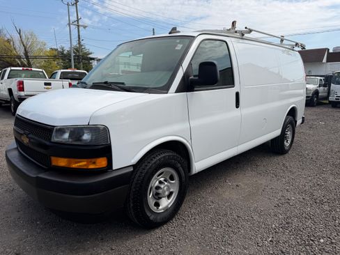 Used 2018 Chevrolet Express 2500 image 1