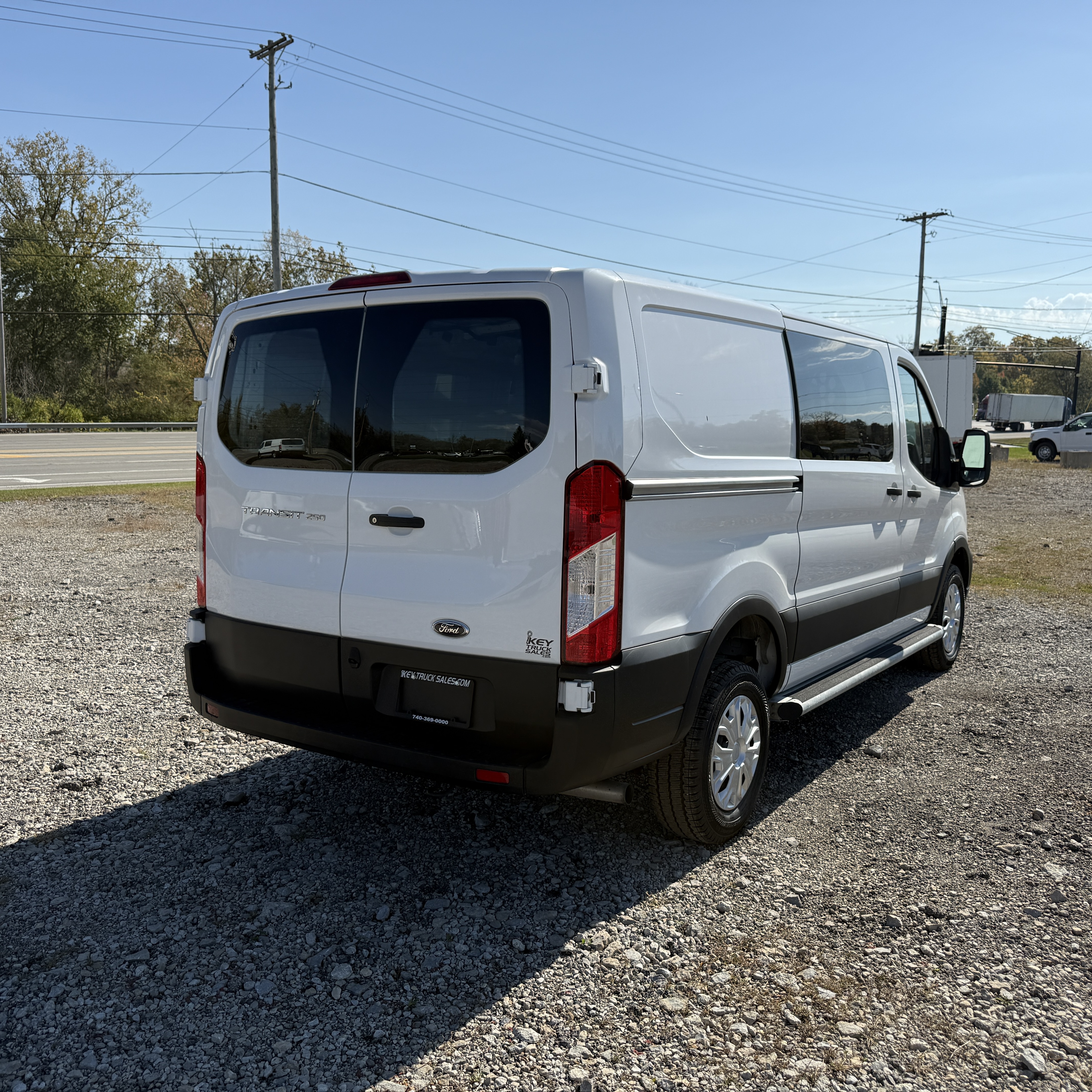 Used 2025 Ford Transit 250 Low Roof RWD image 3