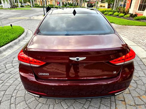 Used 2015 Hyundai Genesis 3.8 image 12