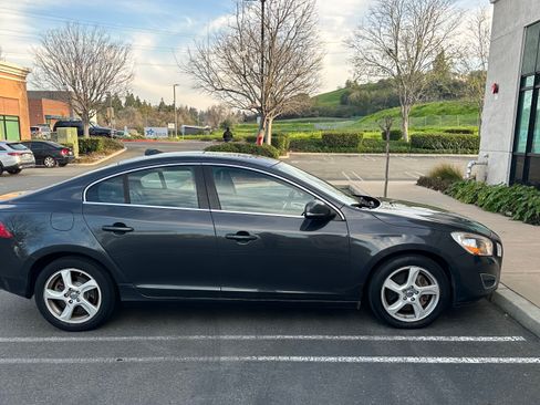 Used 2012 Volvo S60 T5 image 5