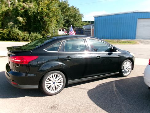 Used 2015 Ford Focus Titanium image 7