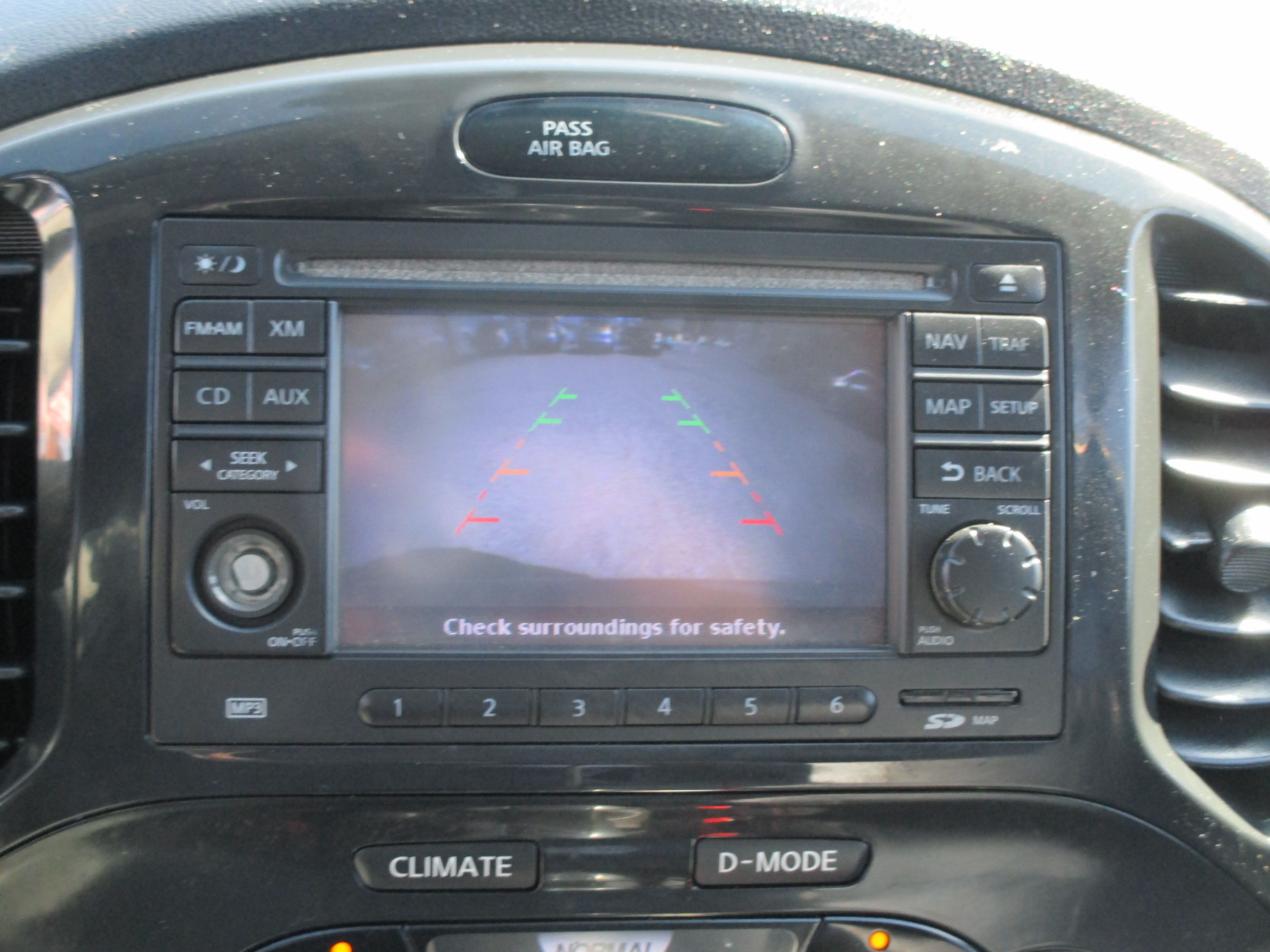 Used 2012 Nissan Juke AWD image 11