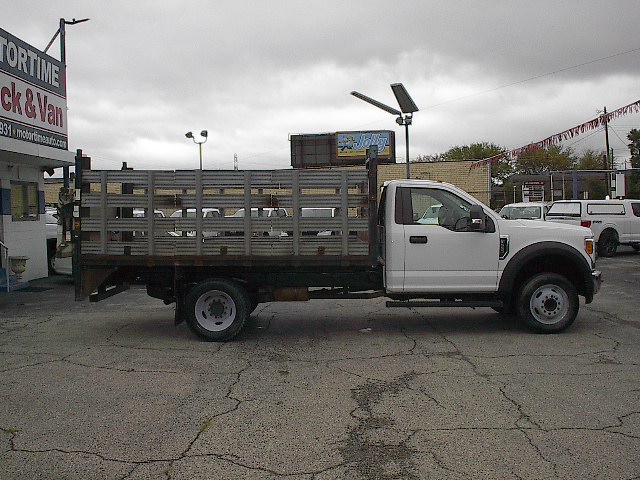 Used 2019 Ford F550 2WD Regular Cab Super Duty image 3