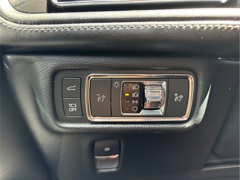 Used 2021 Lincoln Nautilus Reserve image 35