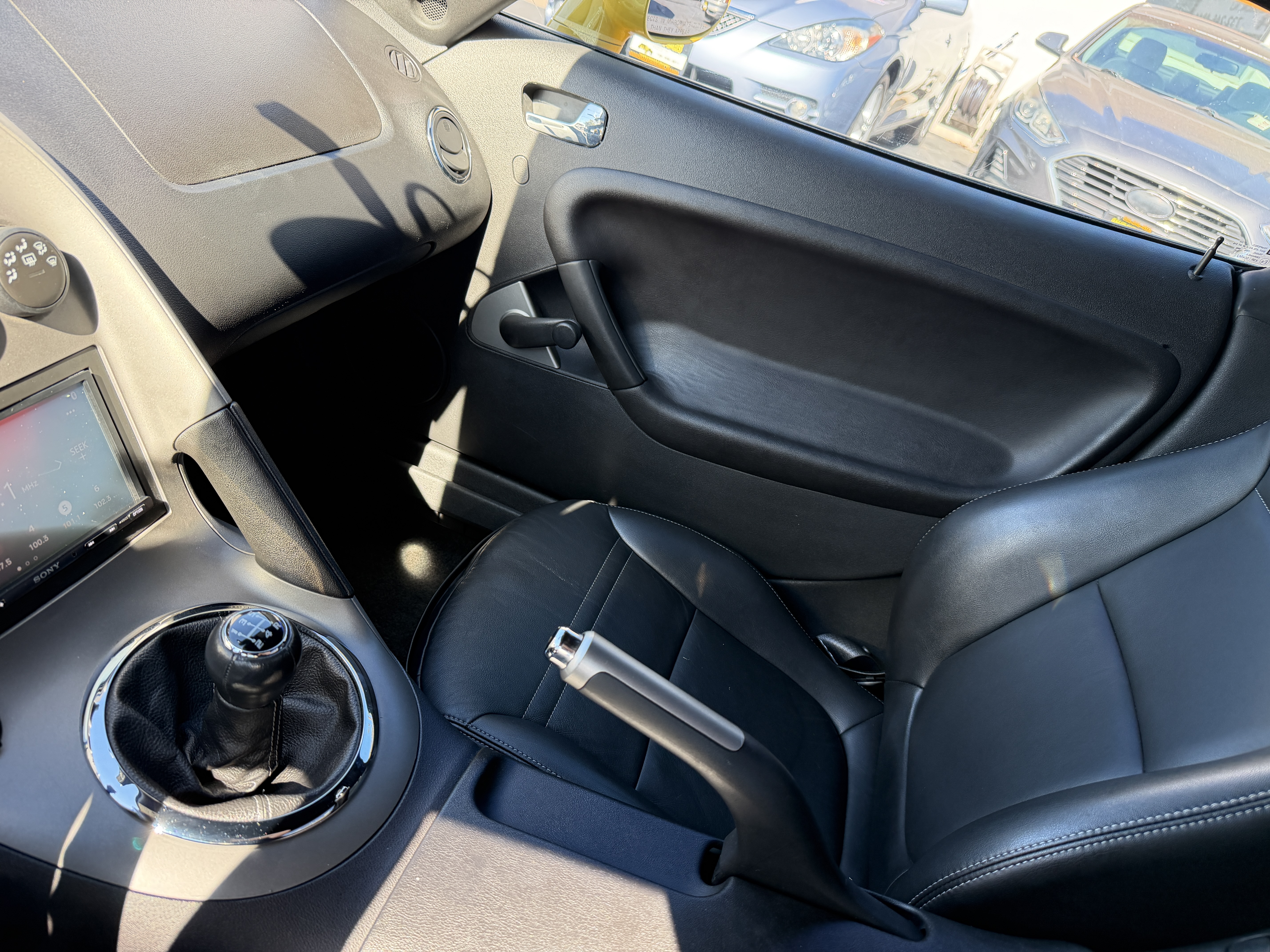 Used 2007 Pontiac Solstice Convertible RWD image 9