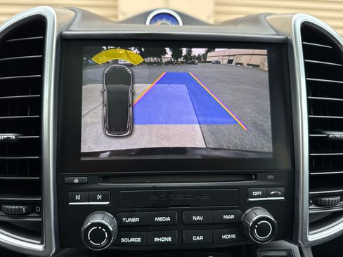 Used 2017 Porsche Cayenne image 16