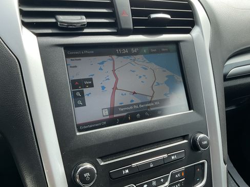 Used 2016 Ford Fusion SE image 13