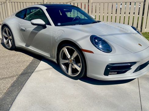 Used 2022 Porsche 911 Carrera 4 image 2