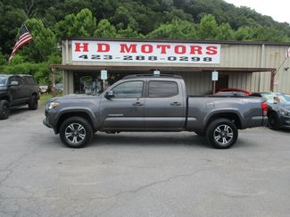 Used 2017 Toyota Tacoma TRD Sport image 1
