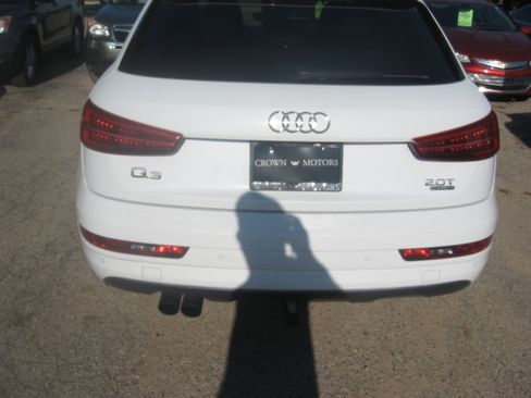 Used 2018 Audi Q3 quattro 2.0T Premium Plus AWD/4WD image 6