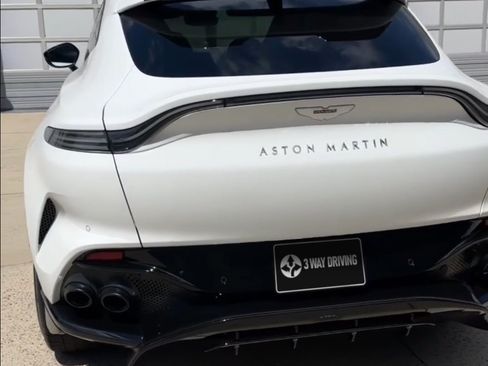 Used 2024 Aston Martin DBX 707 image 9