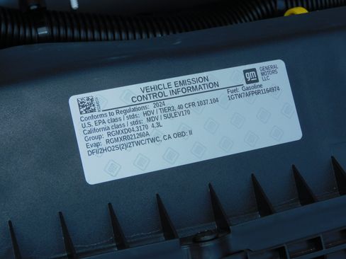 Used 2024 GMC Savana 2500 image 25