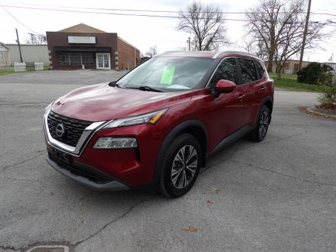 Used 2023 Nissan Rogue SV image 1