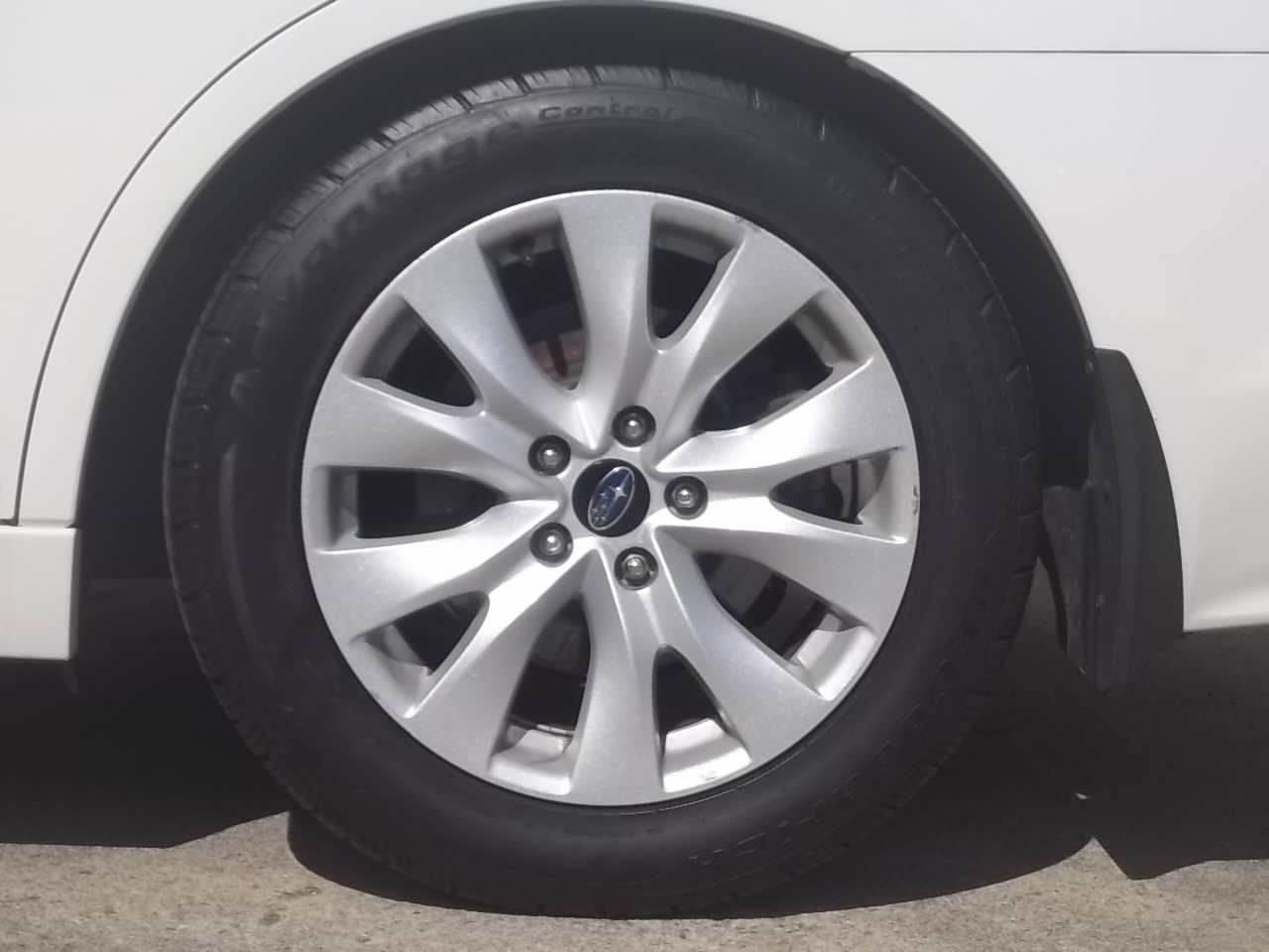 Used 2015 Subaru Legacy 2.5i Premium AWD/4WD image 14