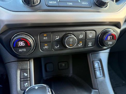 Used 2019 GMC Acadia Denali Ultimate image 25