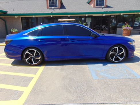 Used 2021 Honda Accord Sport image 10