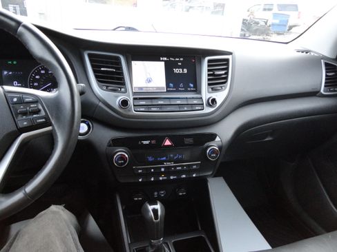 Used 2018 Hyundai Tucson image 12