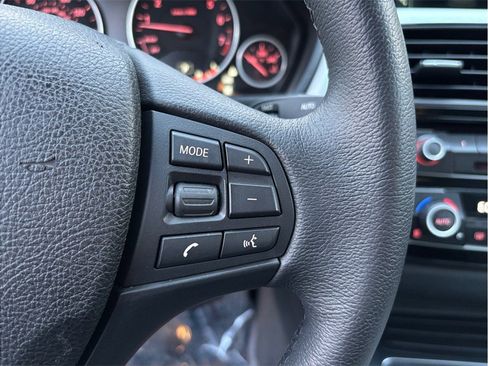 Used 2017 BMW 320i xDrive Sedan image 24
